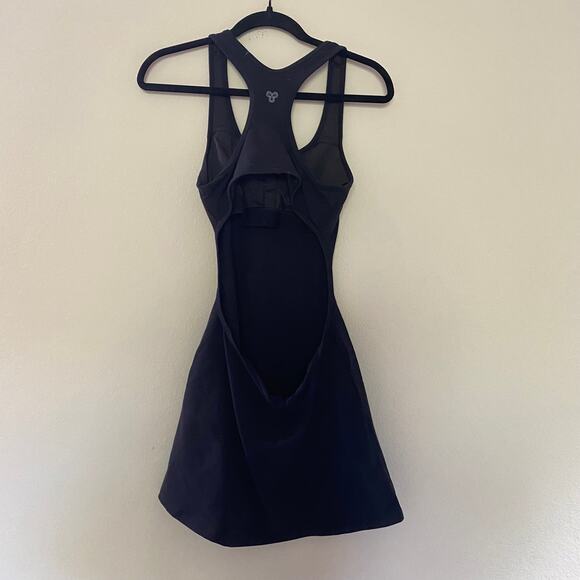 Tna LIFE Surpass Sports Dress in Black sz Medium - Picture 6 of 7